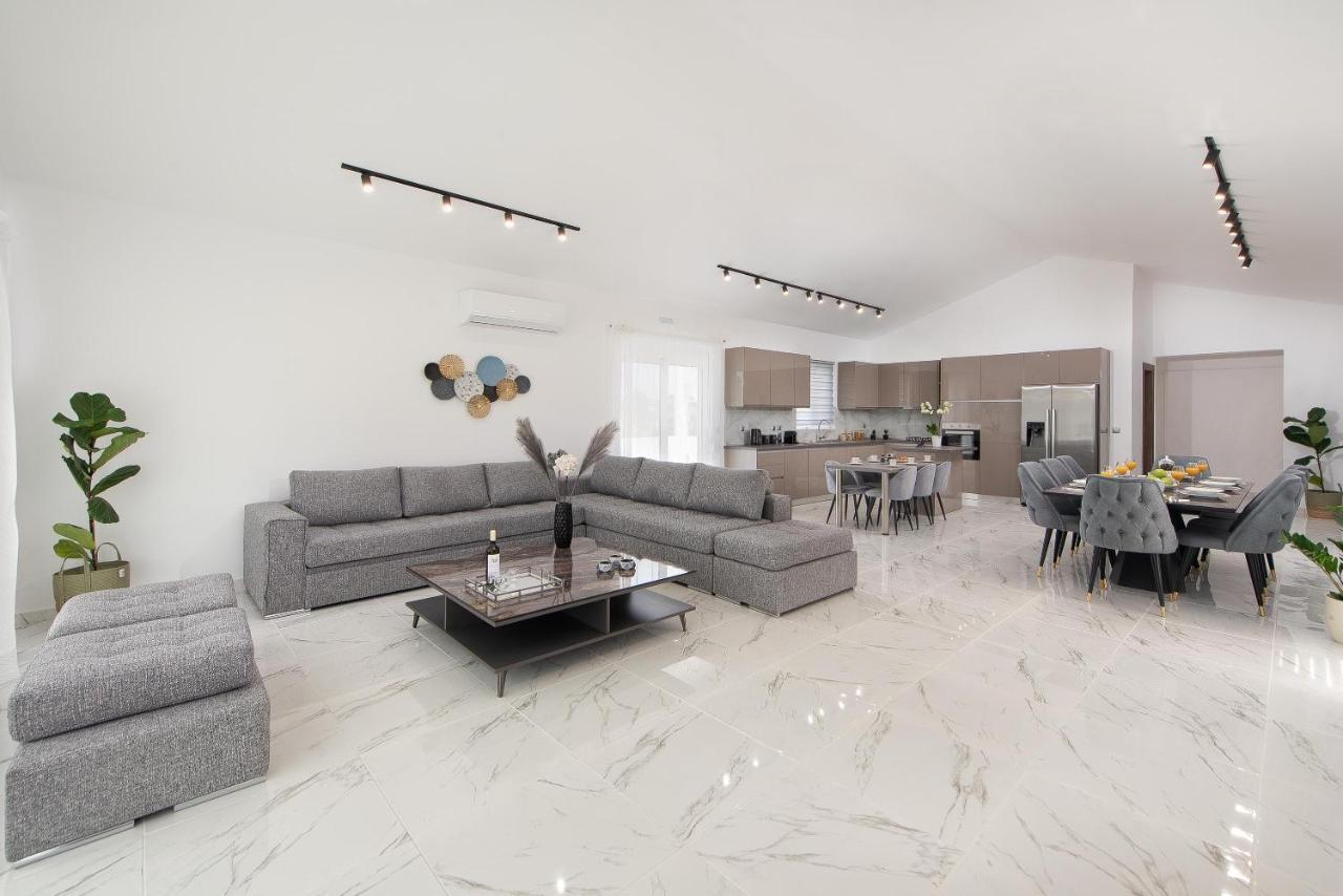 Villa Nikoli Kolymbia Bagian luar foto